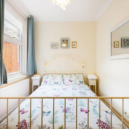 Bikki Apartments - 2 Bedroom Харроу Экстерьер фото