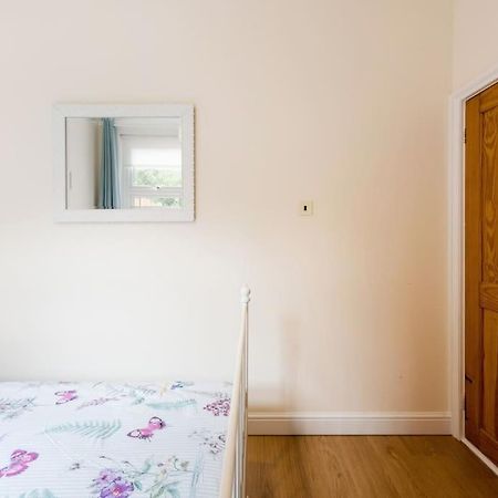Bikki Apartments - 2 Bedroom Харроу Экстерьер фото